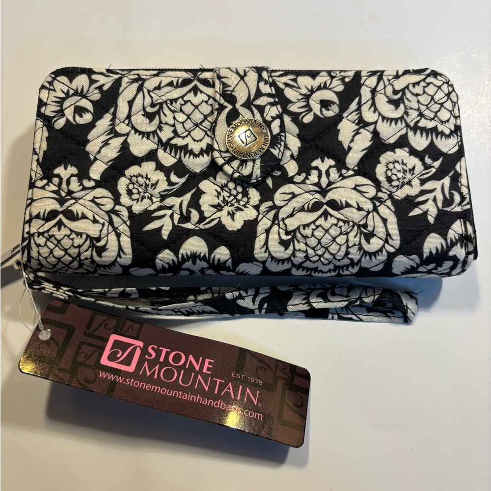 Stone Mountain wristlet/clutch black and white floral print NWT - Picture 2 of 5